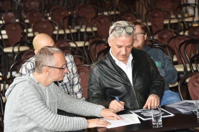 ▲ 뮤지컬 '투란도트' 슬로바키아 현지 오디션을 진행하고 있는 로버트 알폴디 연출(오른쪽).ⓒDIMF