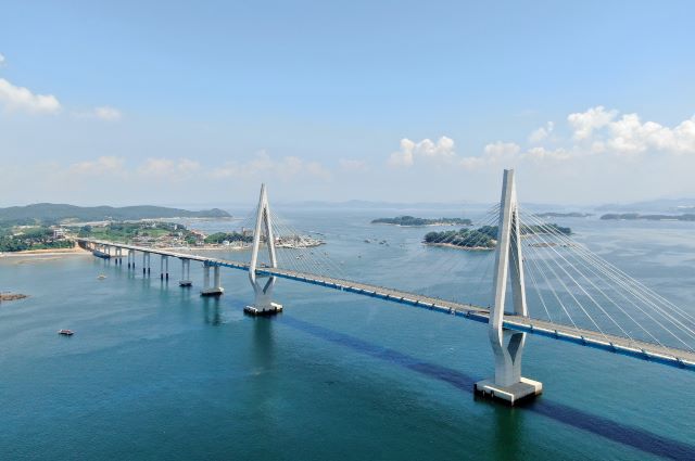 ▲ 26일 ‘개통한 서해안 원산안면대교.ⓒ충남도