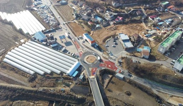 ▲ 충북 청주시 흥덕구 오송 쌍청교 회전교차로.ⓒ청주시