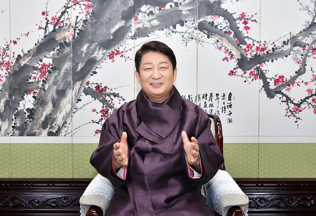 ▲ 권영진 대구시장이 1일 신년사를 통해 “올해는 새로운 대구 건설의 백년대계를 설계하는 소중한 한 해가 될 것”이라고 강조했다.ⓒ대구시