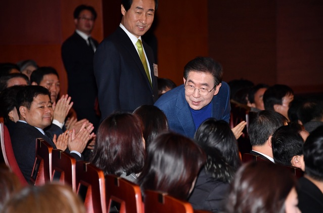 ▲ 이날 박원순 시장의 시무식 발언을 두고 서울시민, 특히 청년층을 위한 정책이라기보단 총선을 앞두고 자신의 강점을 보여주려는 것이었다는 지적이 나온다. ⓒ서울시 제공