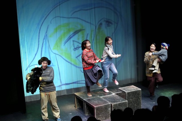 ▲ 극단 학전 '아빠 얼굴 예쁘네요' 공연 장면.ⓒ국제아동청소년연극협회