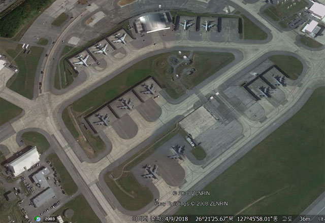 ▲ 구글 어스로 본 일본 오키나와 소재 가데나 미 공군 기지 북서쪽. ⓒ구글 어스 캡쳐.