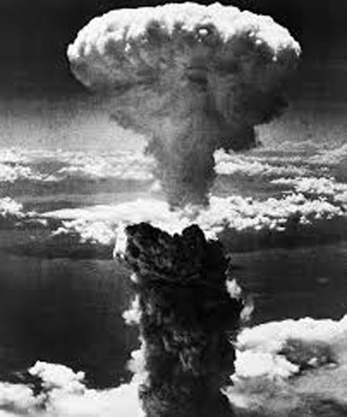 ▲ 1945년 8월 6일 히로시마 상공에서 핵분열 폭탄이 터진 뒤 발생한 버섯구름. 공중에서 폭발해도 버섯 구름은 생긴다. ⓒ뉴시스 AP. 무단전재 및 재배포 금지.