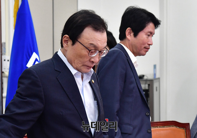 ▲ 더불어민주당이 다가오는 총선에서 의석 탈환을 노리고 있지만 신년 여론조사에서 군소정당 후보들에 밀리고 있는 것으로 나타났다. ⓒ이종현 기자