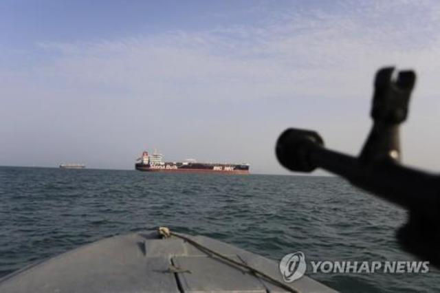 ▲ 호르무즈해협을 경계하는 이란 혁명수비대 해군.ⓒ연합