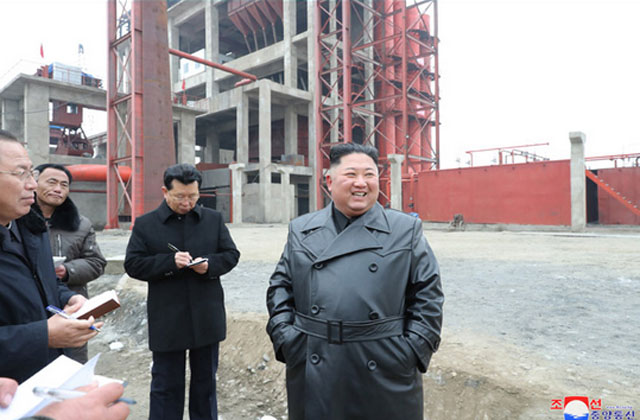 ▲ 북한선전매체는 7일 김정은이 평안남도 순천 인비료 공장 건설현장을 현지지도 했다고 보도했다. 하지만 현지지도한 날짜는 밝히지 않았다. ⓒ북한선전매체 화면캡쳐.