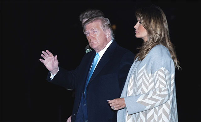 ▲ 지난 5일(현지시간) 플로리다 마라라고 리조트에서의 휴가를 끝내고 백악관으로 돌아가는 트럼프 대통령 가족. ⓒ뉴시스 AP. 무단전재 및 재배포 금지.