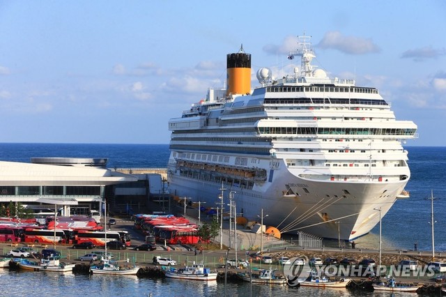 ▲ 11만4000t급 크루즈 코스타세레나호.ⓒ연합뉴스