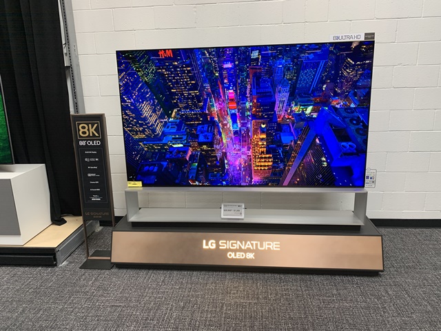 ▲ 베스트바이 라스베이거스 지점에 있는 LG 시그니처 올레드 TV. ⓒ이성진 기자