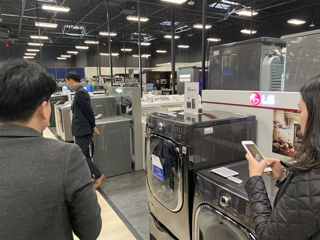 ▲ 베스트바이 라스베이거스 지점에 있는 LG전자 세탁기. ⓒ이성진 기자