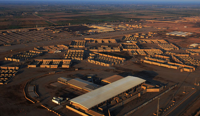 ▲ 정체불명의 세력으로부터 로켓탄 공격을 받은 발라드 공군기지. 과거에는 미군도 많이 주둔했지만 현재는 대부분 철주했다. ⓒ미공군 공개사진-위키피디아.