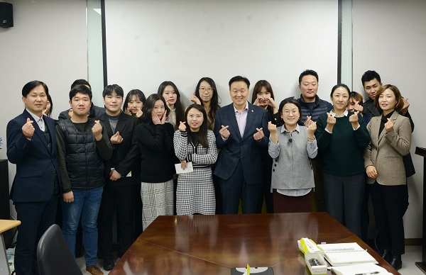 ▲ 서민금융진흥원(이 17일 서민금융 온라인대출상담 채널인 맞춤대출서비스 19년도 실적을 발표하고 현장간담회를 개최했다.ⓒ서민금융진흥원