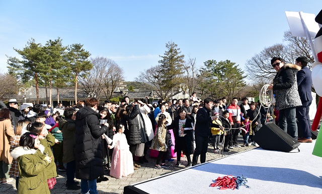 ▲ 경상북도문화관광공사(사장 김성조)는 귀성객과 관광객을 맞이하기 위한 다양한 할인혜택과 행사를 준비해 관광객을 맞이한다.ⓒ경북문화관광공사