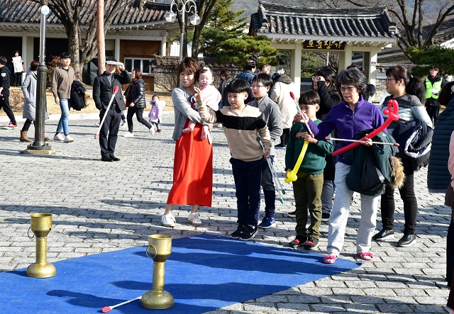 ▲ 경주보문관광단지와 안동문화관광단지 입주업체가 참여하는 ‘설 연휴 할인 및 행사’가 이어져 놀이시설, 숙박시설, 체험시설 등에서 다채로운 행사를 즐기고 다양한 할인 서비스를 받을 수 있다.ⓒ경북문화관광공사