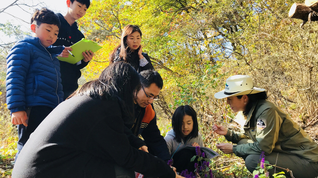 ▲ 성주의 겨울로 인기있는 가야산생태탐방원 체험.ⓒ성주군