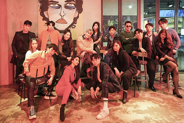 ▲ 뮤지컬 '스웨그에이지, 외쳐, 조선!' 놀아보세 뮤직비디오 中.ⓒPL엔터테인먼트