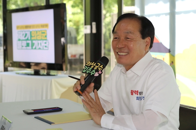 ▲ 김주수 의성군수는 “통합신공항의 비안-소보 유치를 위해 군민들께서 다방면으로 애써줘 결국 원하는 결과를 냈다. 이 모두는 의성 군민들이 이룬 결실”이라고 말했다.ⓒ의성군