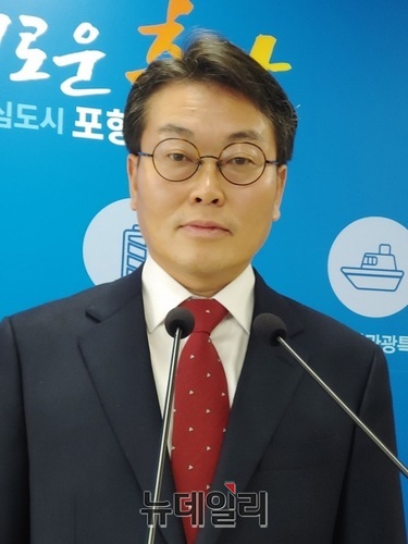 ▲ 강훈 전 조선일보 논설위원이 22일 자유한국당 포항북구 예비후보로 등록했다.ⓒ뉴데일리