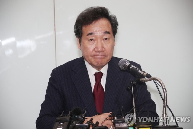 ▲ 이낙연 전 국무총리가 23일 오전 서울 용산 농협에서 열린 기자간담회에서 더불어민주당 4·15 총선 공동 상임 선대위원장직과 서울 종로 출마제안 수락을 밝히고 있다. 2020.1.23ⓒ연합뉴스