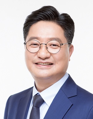 ▲ 문충운 예비후보가 지역 거점전통시장을 잇따라 방문하는 등 민생현장을 찾아가는 행보를 본격화했다.ⓒ문충운 사무실