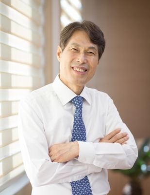 ▲ 이진훈 예비후보가 ‘3대 공존 주거단지’ 건설 공약을 발표했다.ⓒ이 예비후보 측