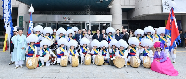 ▲ 둘째 날인 29일에는 중리동 및 평리동 일대, 원고개 시장 등 대구시 전 지역을 순회하며 지신밟기 행사를 펼칠 예정이다.ⓒ대구시