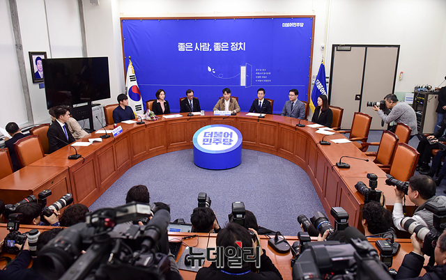 ▲ 더불어민주당 14호 영입인재로 임명된 청년창업가 조동인 씨가 28일 오전 국회에서 열린 민주당 영입인재 발표 행사에서 발언을 하고 있다.
ⓒ권창회 기자