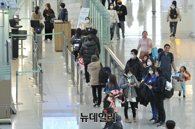 ▲ 대구시교육청(교육감 강은희)은 16일 이후 후베이성(우한시 포함)방문 학생과 교직원은 증상유무와 관계없이 등교중지 및 출근중지하도록 조치했으나 현재까지 후베이성 방문으로 인해 등교중지된 학생과 출근중지된 교직원은 없는 것으로 확인했다.ⓒ권창회 기자