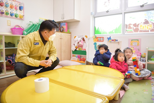 ▲ 영덕군(이희진 군수)이 취약계층 대상 신종코로나 바이러스 확산을 막기위해 적극 대응하고 있다.ⓒ영덕군