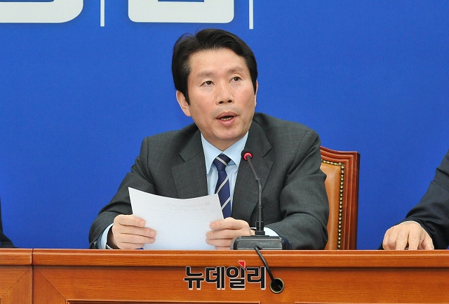 ▲ 더불어민주당 소속 인사들이 중국을 옹호하는 발언을 쏟아내며 '의리'를 강조하고 있다. 민주당은 북한에 우한폐렴을 위해 인도적 지원도 주장했다. ⓒ박성원 기자