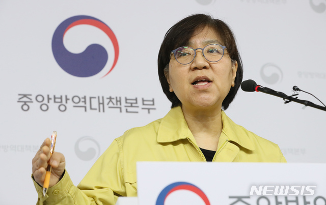 ▲ 질병관리본부는 7일 19~23번째 우한폐렴 확진자들의 이동 동선 일부를 공개했지만, 정보 공개 논란이 확산되자 뒤늦게 대처에 나선 것이라는 지적이 제기된다. ⓒ뉴시스