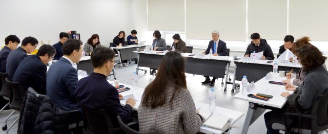 ▲ 세종시의회 서금택 의장은 7일 세종교육원 세미나실에서 열린 ‘조치원 중학교 신입생 배정 방법 마련’을 위한 간담회에 참석했다.ⓒ세종시의회