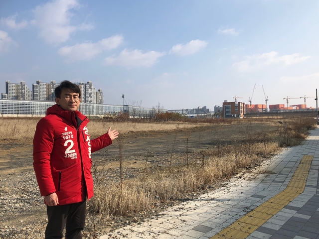 ▲ 정상환 예비후보는 수성의료지구를 방문해 세계적인 정밀의료센터를 유치하겠다고 발표했다.ⓒ정 예비후보 측