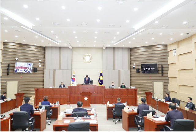 ▲ 성주군의회는 지난 7일 제246회 임시회를 마무리하고 각종 안건을 처리했다.ⓒ성주군의회