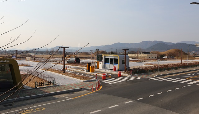 ▲ 경주시(주낙영 시장)는 구 황남초등학교 남편에 주차면수 181대 규모의 대릉원(황남지구) 공용주차장을 준공했다.ⓒ경주시