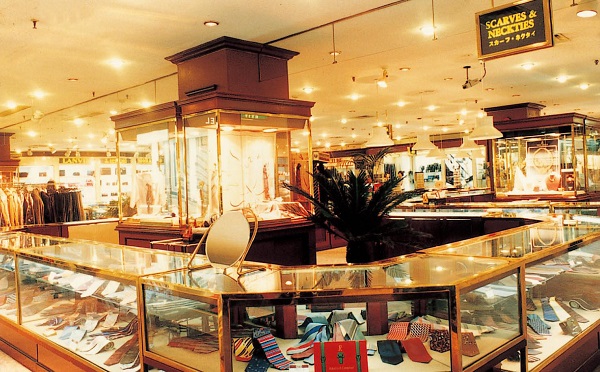 ▲ 1980 초기 매장 전경ⓒ롯데면세점