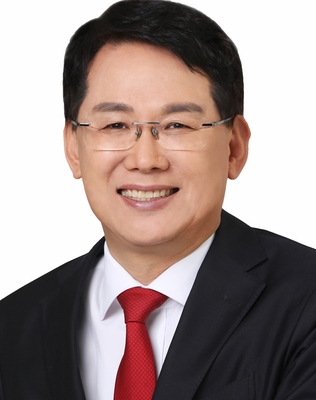 ▲ 윤두현 미래통합당 경산 예비후보는 22일 코로나19의 정부대응을 강하게 비판했다.ⓒ윤 예비후보측