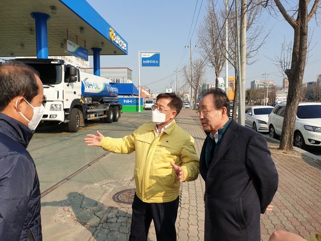 ▲ 경산지역 코로나 방역활동 현장방문 장면.ⓒ경북농협