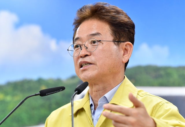 ▲ 이철우 경북도지사가 24일 도내 코로나19가 급속도로 확산되면서 ‘도민께 드리는 호소문’을 발표하고 “경북도는 남아있는 모든 도정 역량을 총 동원해 코로나19 사태를 하루빨리 종식시키겠다”고 강조했다.ⓒ경북도