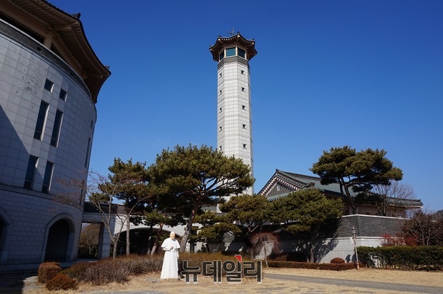 ▲ 서산 해미순교성지와 성당. ⓒ김정원 기자