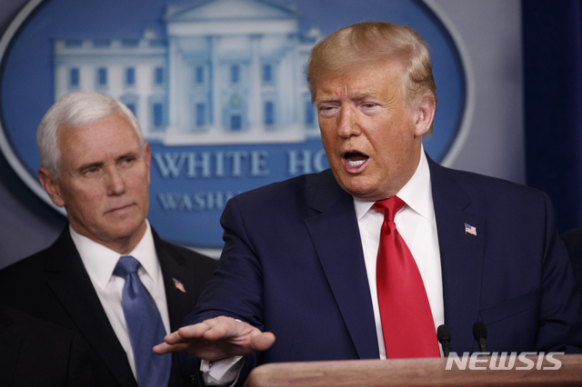 ▲ 도널드 트럼프 미국 대통령이 지난달 29일(현지시간) 백악관 기자실에서 신종 코로나바이러스 감염증(코로나19)에 관한 기자회견을 하고 있다. ⓒ뉴시스