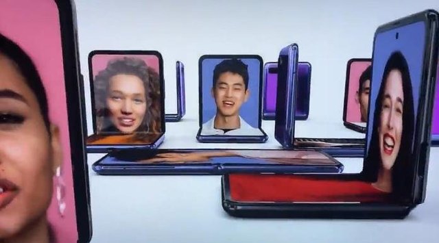 ▲ 사진은 삼성전자가 지난달 11일(현지시간) 미국 샌프란시스코에서 예정된 갤럭시S20·갤럭시Z플립의 언팩(공개)행사를 앞두고 아카데미 시상식 중 갤럭시Z플립의 깜짝 티저(예고) 광고의 모습.ⓒ연합뉴스