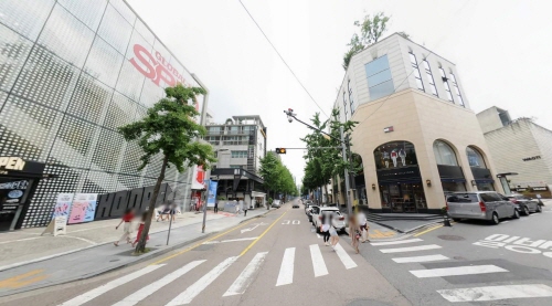 ▲ 서울 강남구 신사동 가로수길 전경. ⓒ 상가정보연구소