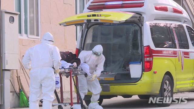 ▲ 20대 신천지 신도들이 다수 거주하는 것으로 알려진 대구 한마음아파트에선 주민 47명이 확진판정 받았다. ⓒ뉴시스