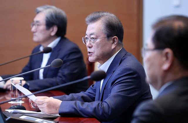 ▲ 문재인 대통령이 9일 청와대 여민관에서 열린 수석보좌관회의에 참석해 발언하고 있다. ⓒ뉴시스