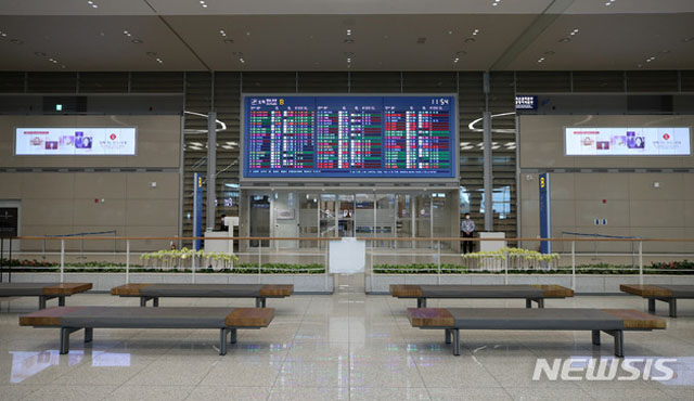 ▲ 한일이 서로 무비자 입국을 제한한 뒤 텅빈 인천국제공항 제2입국장. ⓒ뉴시스. 무단전재 및 재배포 금지.