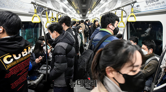 ▲ 질병관리본부난 증가 추세가 다소 둔화되고 있다면서도 의료기관과 사화복지시설 등을 중심으로 추가 전파가 확인되고 있다고 했다. ⓒ뉴데일리 DB