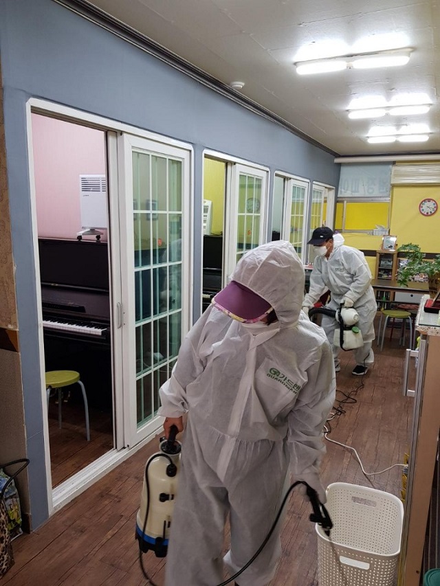 ▲ 포항시는 코로나19의 지역감염 확산을 막기 위해 민·관·군 합동방역단 등을 총 동원해 방역을 강화하고 있다.ⓒ포항시