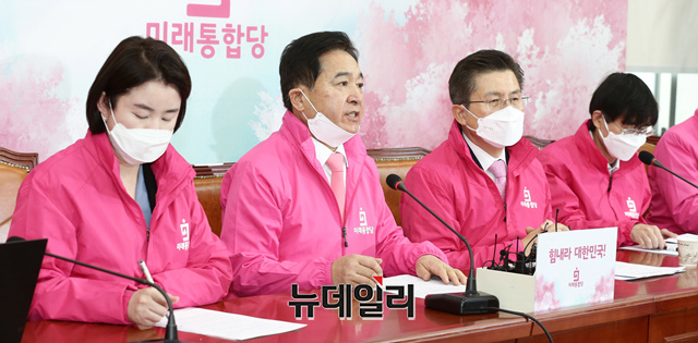 ▲ 심재철 미래통합당 원내대표가 9일 오전 국회에서 열린 최고위원회의에 참석해 모두발언을 하고 있다. ⓒ이종현 기자